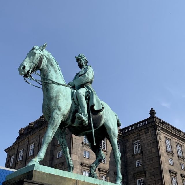 Copenhagen: Slotsholmen Royal History Self-Guided Audio Tour - Tour Features and Accessibility