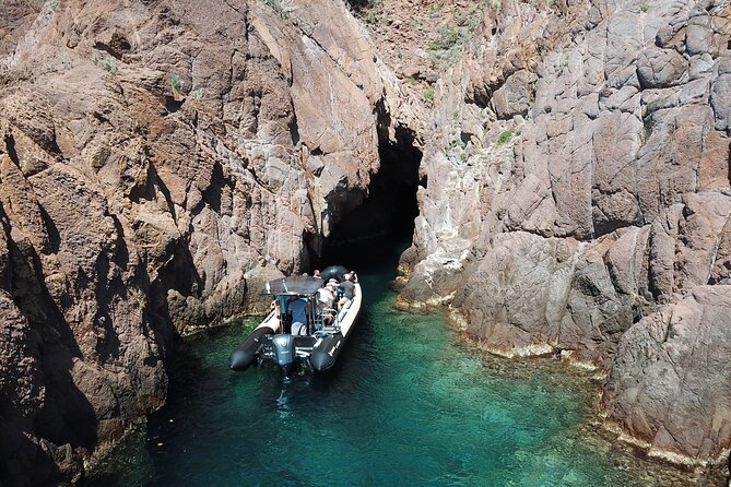 Departure Fréjus - the Creeks of Estérel - Picturesque Landscapes of the French Riviera