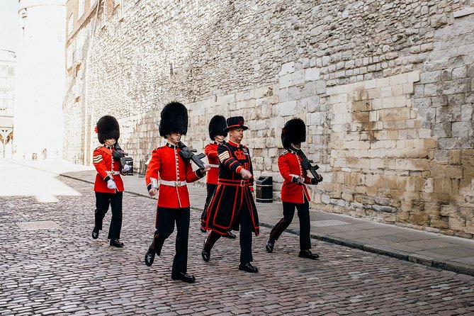 Early Access Tower of London Tour With Opening Ceremony & Cruise - Meeting the Resident Ravens