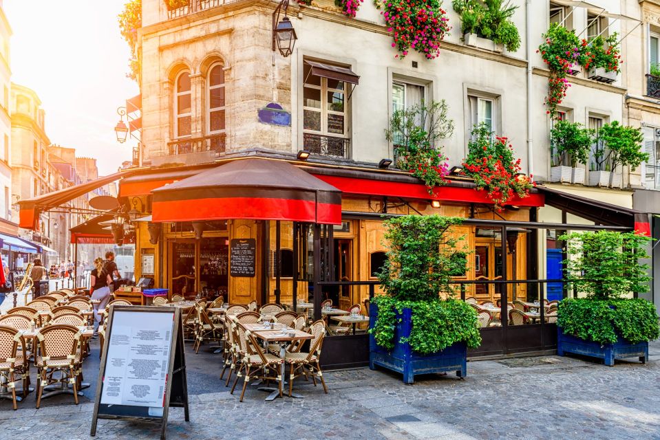 Family Tour of Paris Old Town and Grévin Museum - Meeting Point