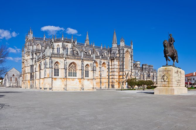 Fátima, Batalha, Alcobaça, and Óbidos Full Day Private Tour From Lisbon - Historic Centers