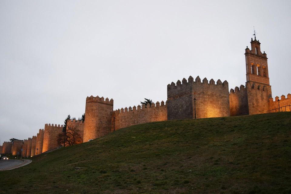 From Madrid: Private Half Day Tour to Avila - Panoramic Views