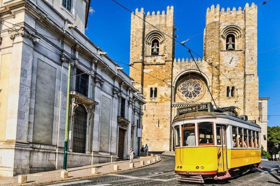 Full City of Lisbon on Board of a Tuk Tuk/Private Car - Important Information