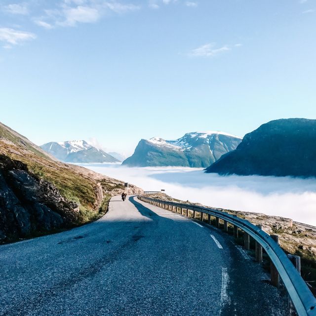 Geiranger: Dalsnibba, Flydalsjuvet, Eagle Bend & Fjords Tour - Language Availability