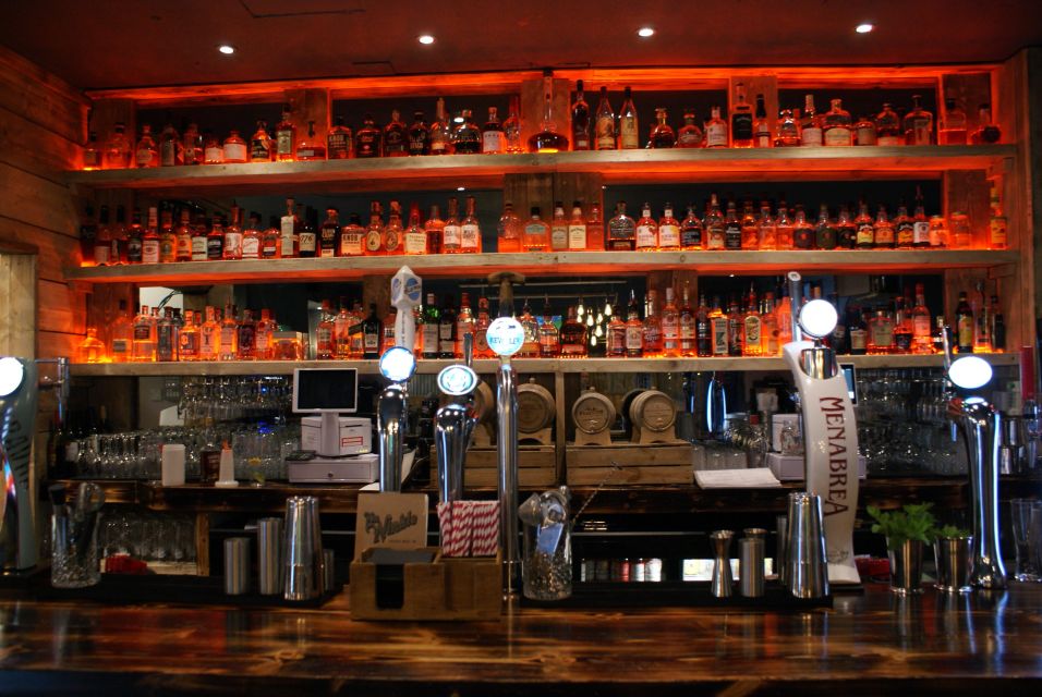 Glasgow: Beer Flight With a Haggis Taster in a Glasgow Pub - Enjoying the Friendly Staff Service