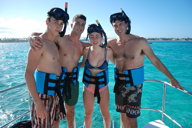 Great Snorkeling Cruise With Sharks & Stingray Encounter and Natural Pool - Medical Considerations