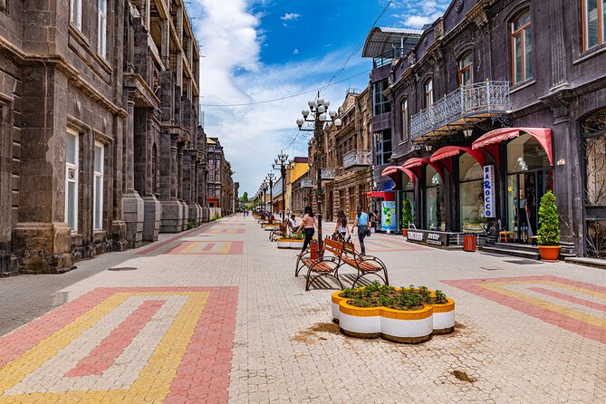 Group Tour: Gyumri (Urban Life Museum, Black Fortress, Old Town), Harichavank - Group Size