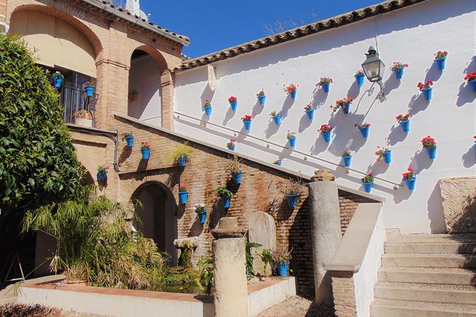 Guided Tour of the Jewish Quarter and Mosque-Cathedral of Córdoba With Tickets - Food and Drink