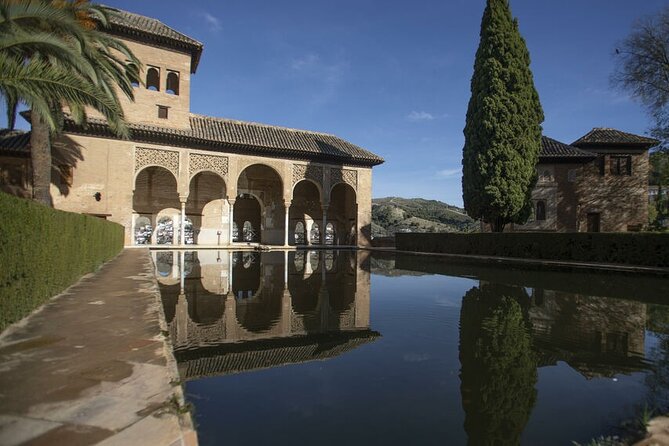 Guided Walking Tour of the Alhambra in Granada - Group Size and Seating