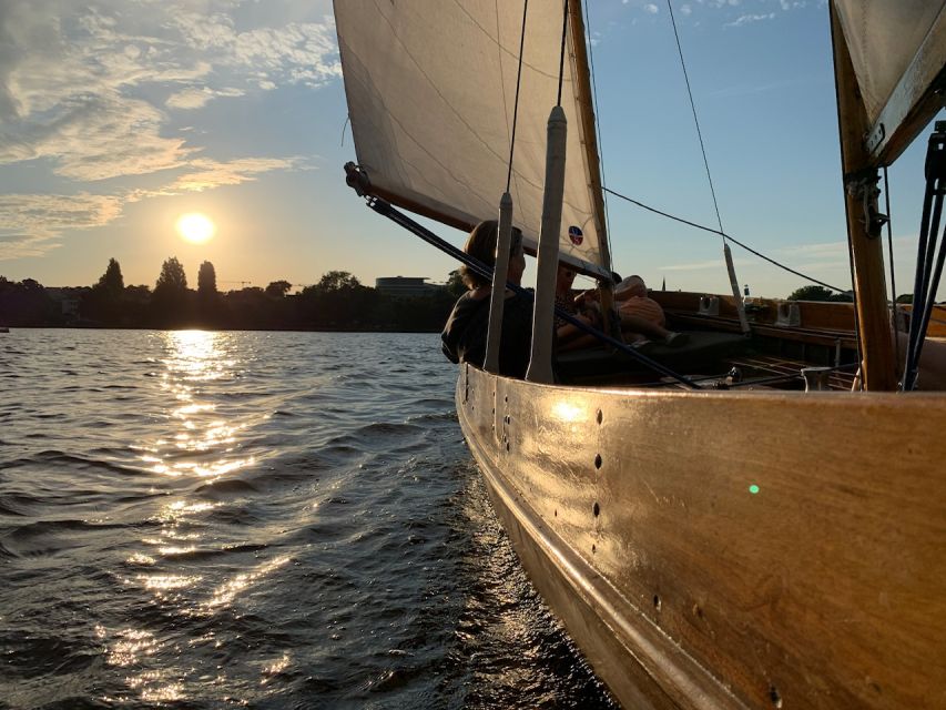 Hamburg: Alster River Sailboat Cruise With Sundowner - Duration and Group Size