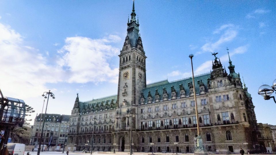 Hamburg: Self-Guided City Tour With U3 Public Train - Exploring Hamburgs Landmarks