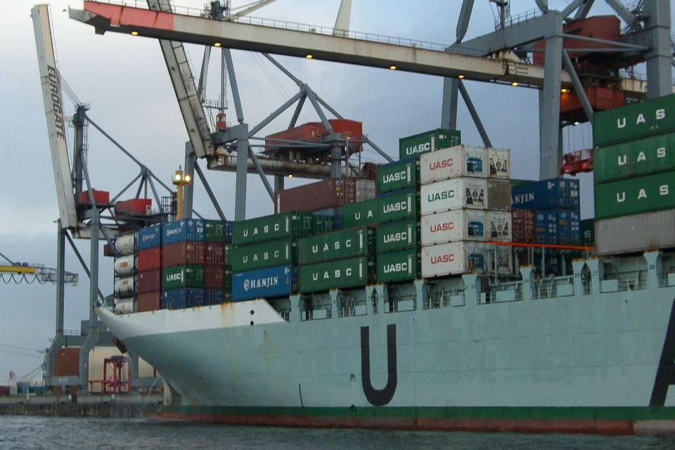 Hamburg: Traditional Harbor Tour With Commentary - Departure Bridges