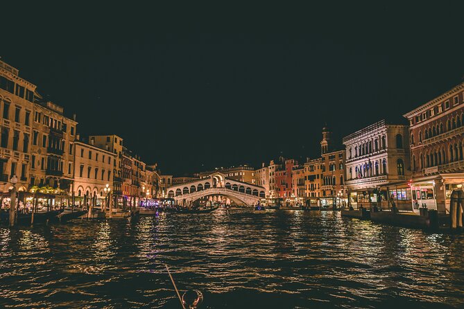 Highlights and Hidden Gems Night Tour in Venice - Accessibility and Transportation