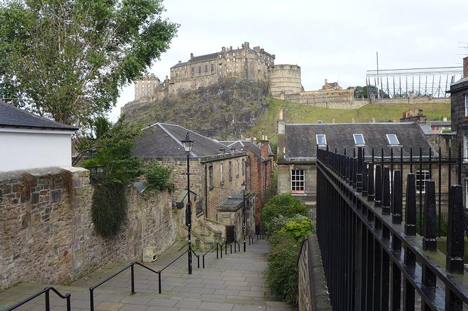 History Lovers Old Town Walking Tour - Discovering Greyfriars Kirkyard