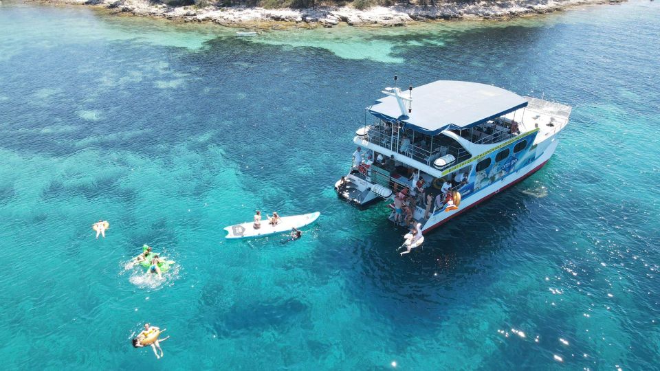 Hvar, Brač, and Pakleni Cruise With Lunch and Drinks - Snorkeling Equipment Deposit