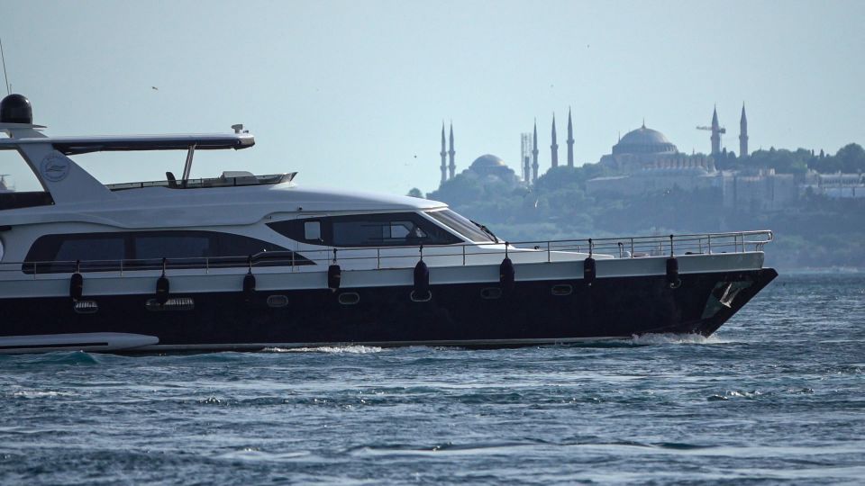 Istanbul: Bosphorus Cruise With Stopover on the Asian Side - Witnessing Wooden Ottoman Villas