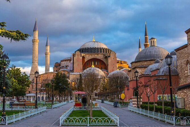 Istanbul Old City Guided Walking Tour - Wandering the Grand Bazaar