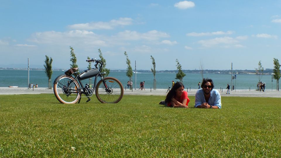 Lisbon: City Discovery E-Bike Rental With Map & Training - Rental Rates and Duration