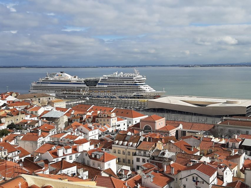 Lisbon: Private Tuk-Tuk Tour for 2 Hours - Local Gathering Spots