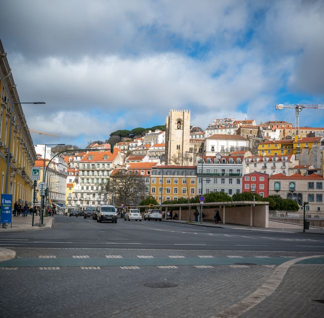 Lisbon: Tuk Tuk City Tour With a Boat Tour in River Tagus - Pickup Location