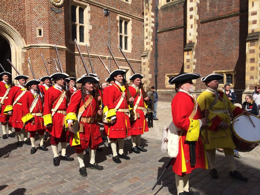 London: Hampton Court Private Guided Tour - Guided Tour Experience