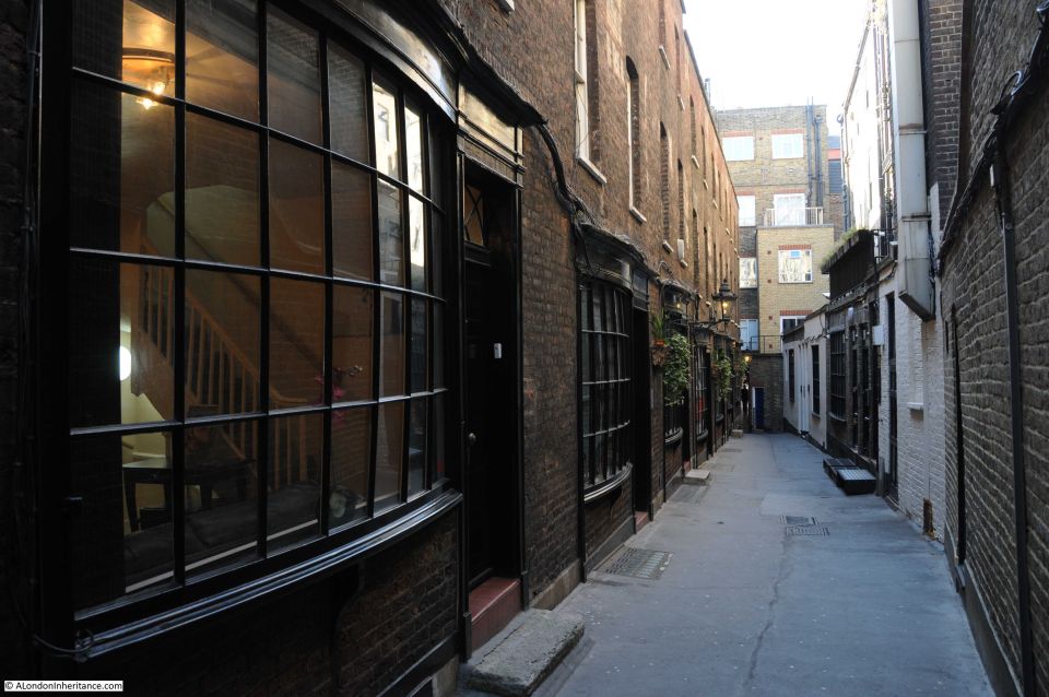 London: Harry Potter Walking Tour and Clink Prison Visit - Clink Prison Museum Experience