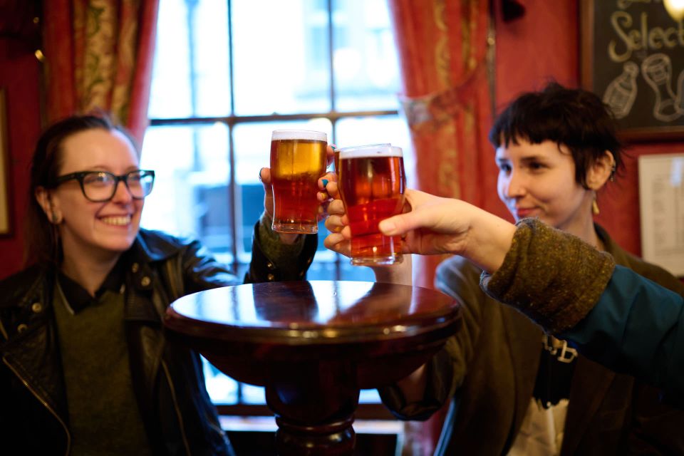 London: Historic Pubs Traditional Food Walking Tour - Tour Duration and Group Size