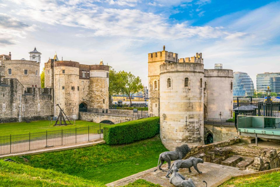 London: Tower of London and Tower Bridge Early-Access Tour - Meeting Point Details