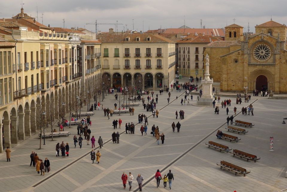 Madrid: Private 12-Hour Tour to Ávila and Segovia - Exploring Ávila