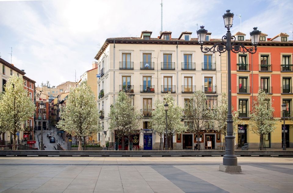 Madrid: Private Architecture Tour With a Local Expert - Exploring the Citys Skyline