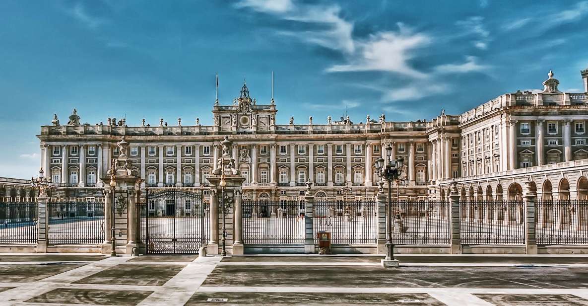 Madrid: Royal Palace Skip-the-Line Guided Museum Tour - Royal Pharmacy and Its Treasures