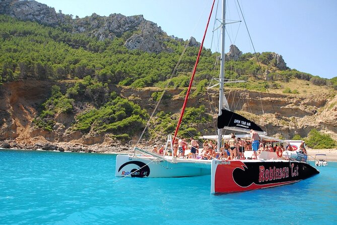 Mallorca Catamaran Tour in the Bay of Pollensa - Lunch and Refreshment Details