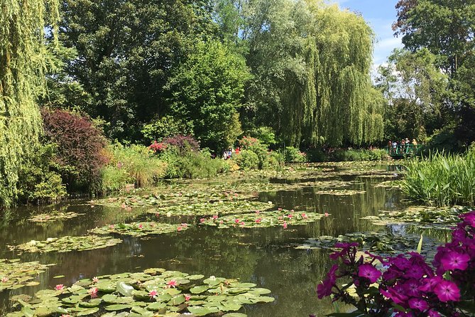 Monets Gardens & House With Art Historian: Private Giverny Tour From Paris - Priority Admission