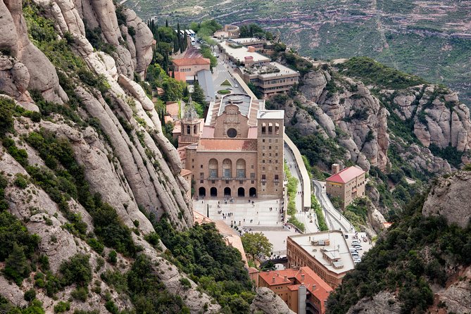 Montserrat Private Guided Tour With Pick up - Cancellation Policy and Reviews