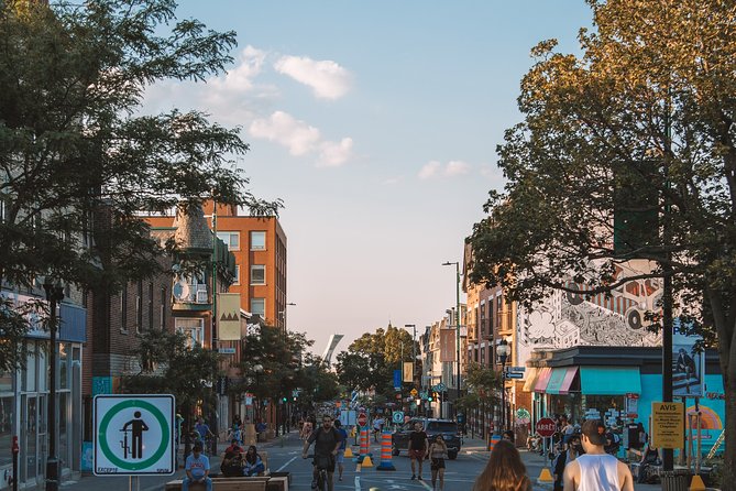 Must See Montreal Walking Tour With A Local Host - Immerse in Cultural Nuances