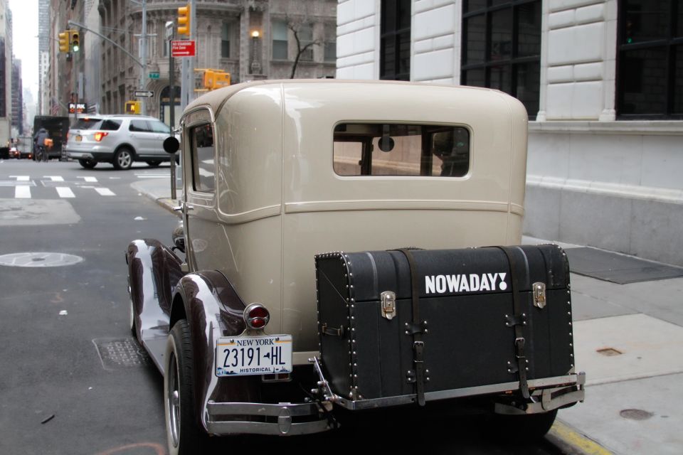 NYC: Vintage Wine Tasting and Classic Car Combo Tour - Group Photo Opportunity