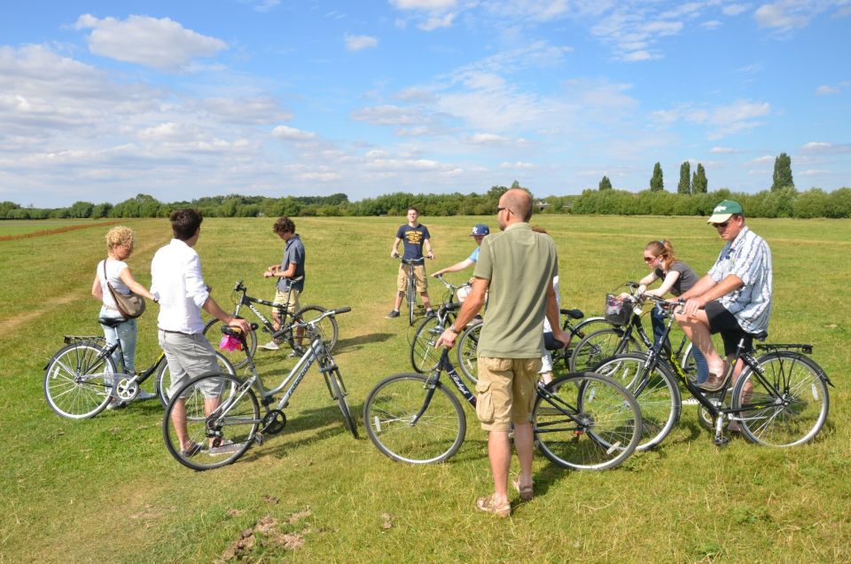 Oxford: City Bike Tour With Student Guide - Exploring University Buildings