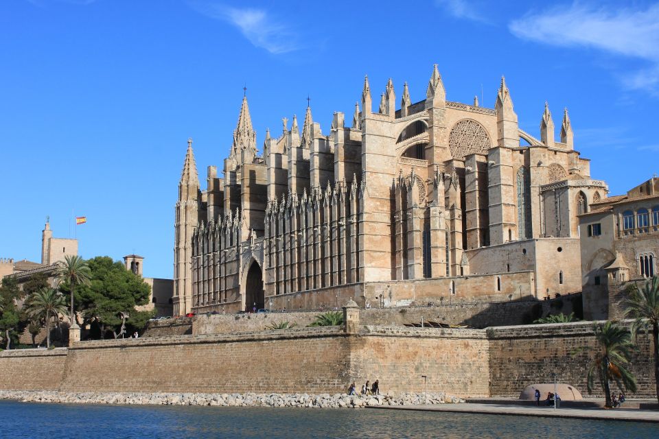 Palma - Private Historic Walking Tour - Es Baluard Museum