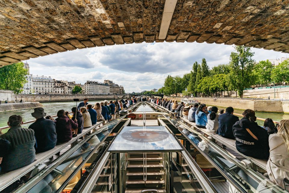 Paris: 1-Hour River Seine Cruise With Audio Commentary - Cruise Highlights