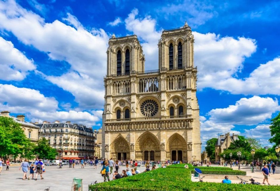 Paris: 4 Walking Experiences With Audio Guide - Downloading the Audio Guide App