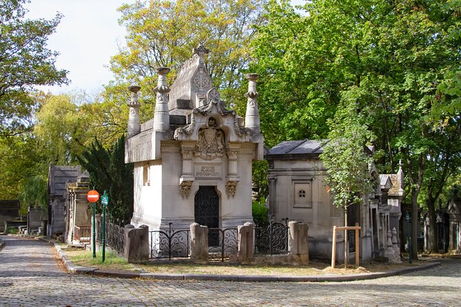 Paris Père Lachaise Cemetery Love Affairs and Death Walking Tour - Exploring Love Affairs and Deaths