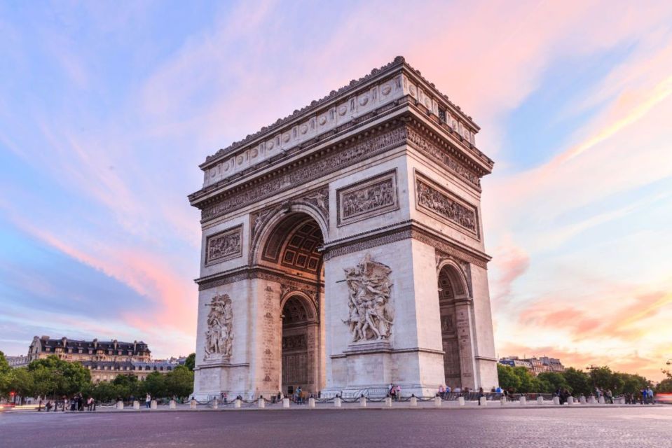 Paris: Private Guided Tour and Transfer to Airport - Renowned Landmarks