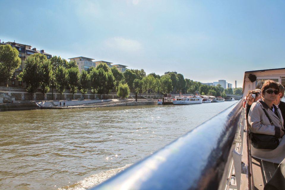 Paris: Seine River and Canal Saint-Martin Cruise - Accessibility Considerations