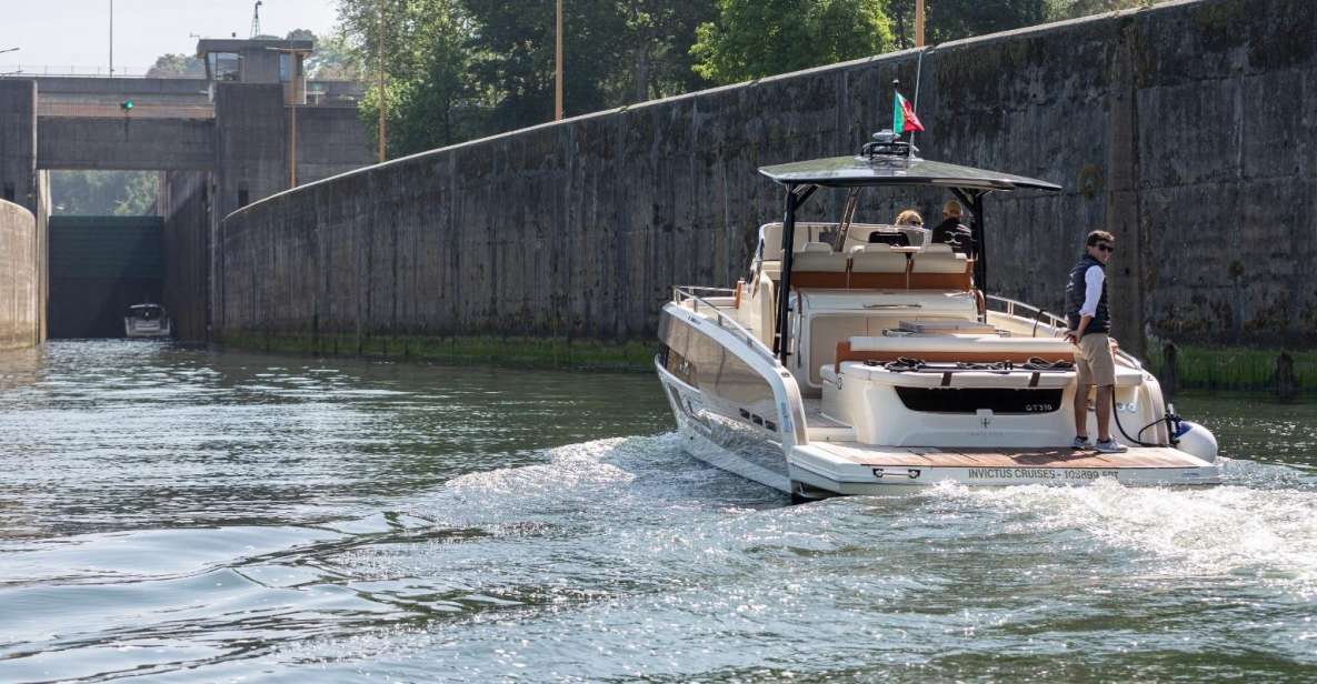 Porto: FULLDAY Private Luxury Yacht in the Douro - Discover Porto and Gaia