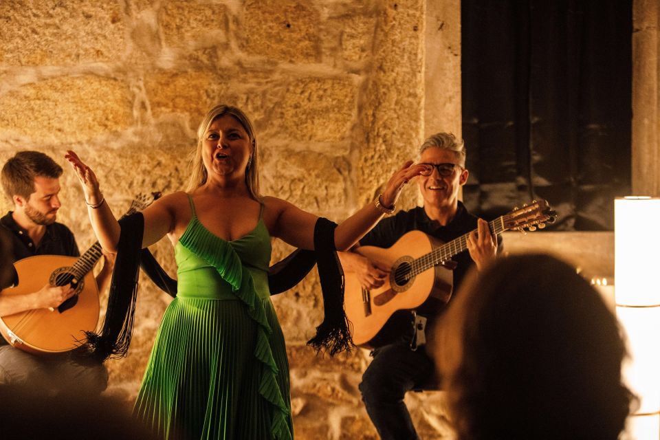 Porto: Live Fado Show With Glass of Port Wine - Positive Customer Feedback