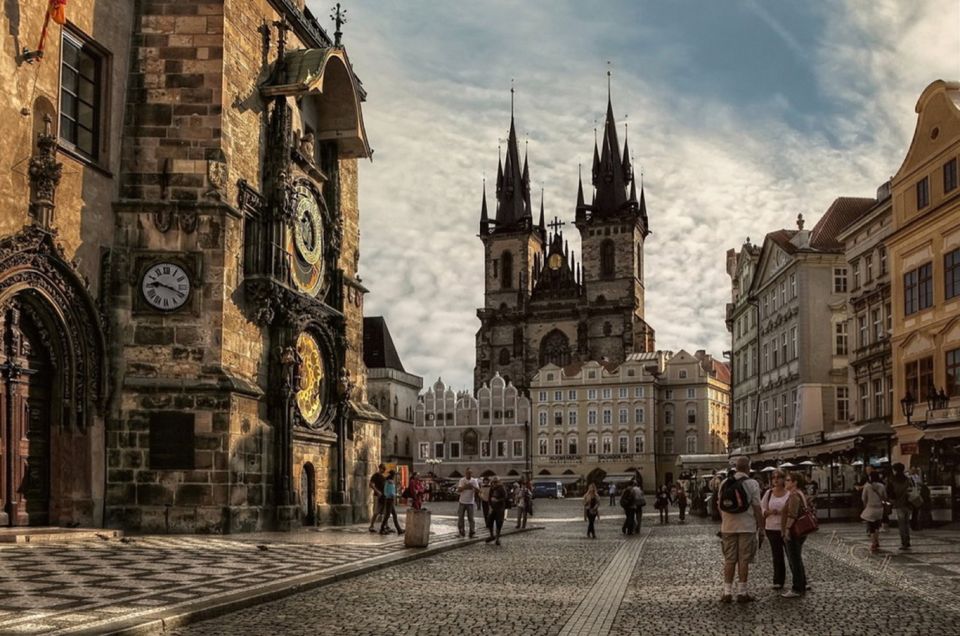 Prague 3-Hour Sightseeing Tour by Electric Bike - Starting Point and Transportation