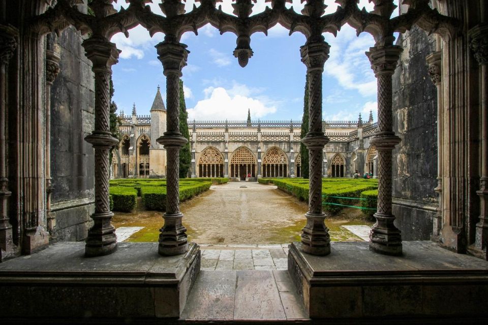 Private 8H Tour to Fatima, Batalha and Obidos From Lisbon - Photo Opportunities at Fatima Sanctuary