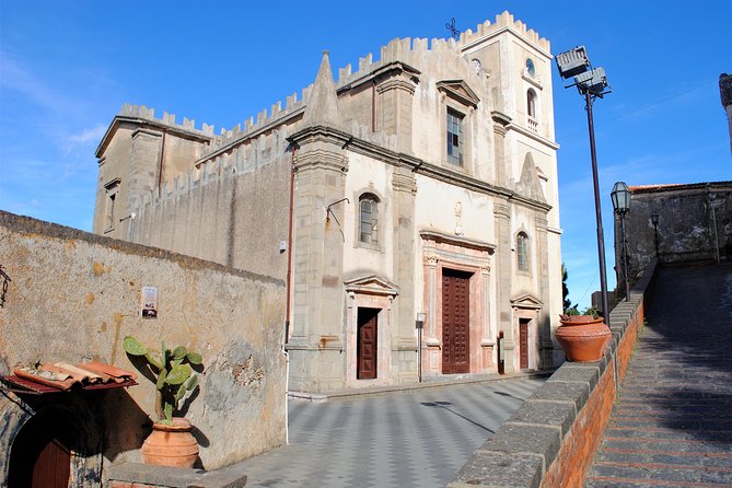 Private and Guided Godfather Tour With Traditional Lunch - Exploring Savoca and Forza Dagro