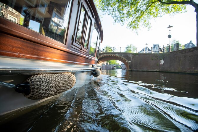 Private Boat Tour Amsterdam - 90 Min Incl. Welcome Drink on Historic Saloon Boat - Tour Accessibility