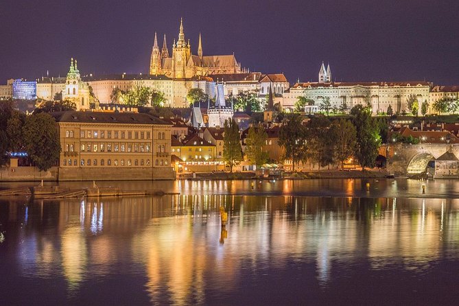 Private Car From Munich to Prague: Transfer With 2h Sightseeing - Accessibility and Policies